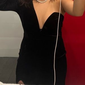 Windsor - Cheyenne Formal One Shoulder Velvet Dress (black)